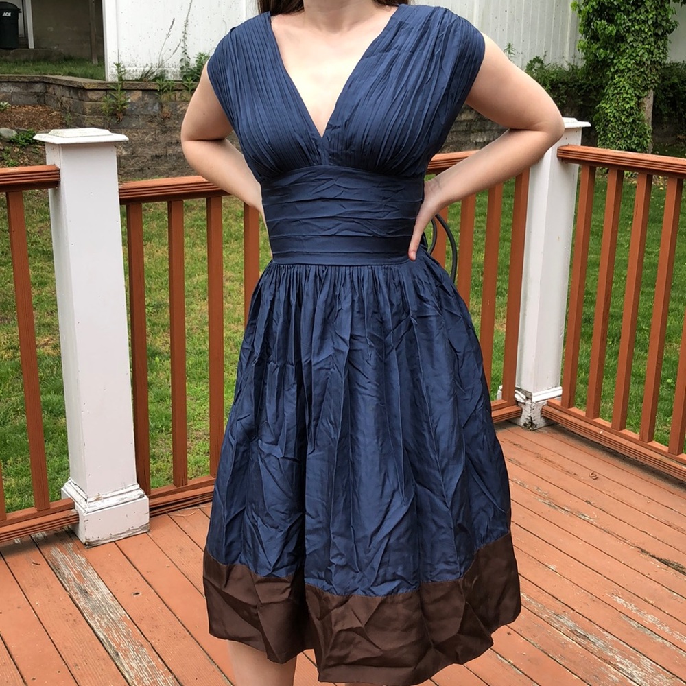 BCBGMaxazria 0 blue silk with brown border midi